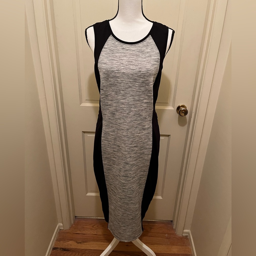 Athleta Women’s Gray and black Casual Fitted Dress Sz M